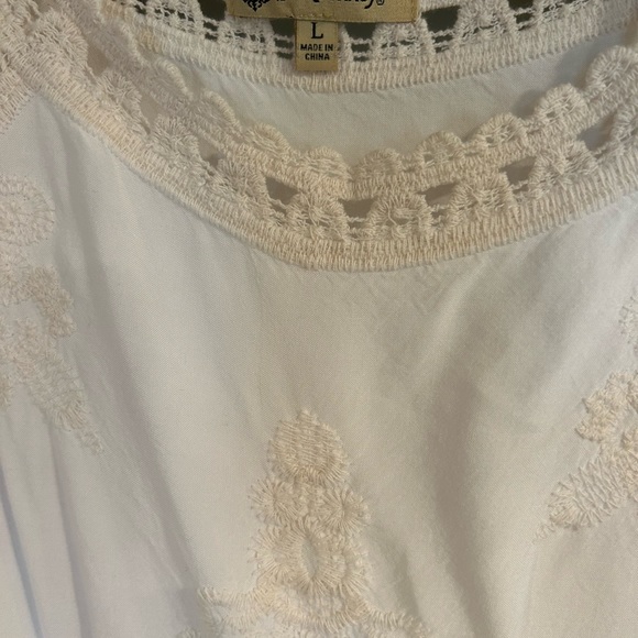 Women’s shirt - Picture 1 of 2